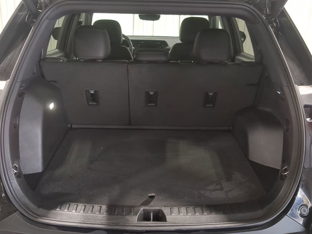 Used 2025 GMC Terrain Elevation w/ Elevation Premium Package image 40