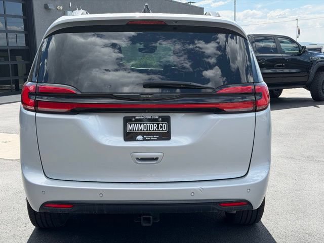 Used 2024 Chrysler Pacifica Limited w/ S Appearance Package AWD/4WD image 6