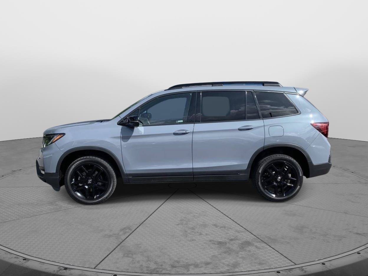 Certified 2024 Honda Passport Black Edition image 6
