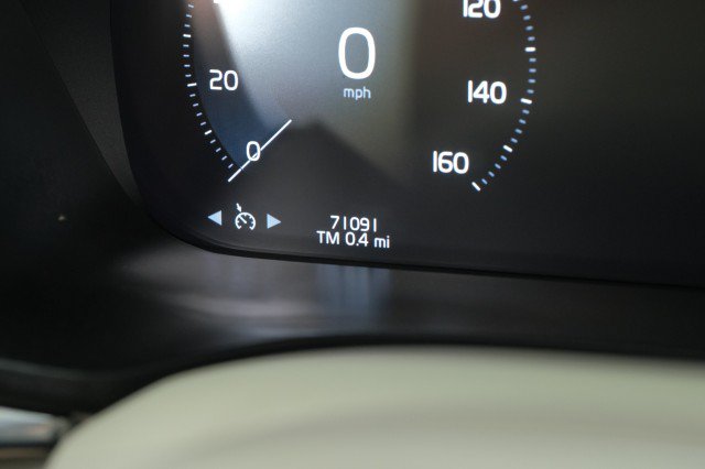 Used 2021 Volvo XC60 T5 Momentum w/ Protection Package Premier FWD image 18