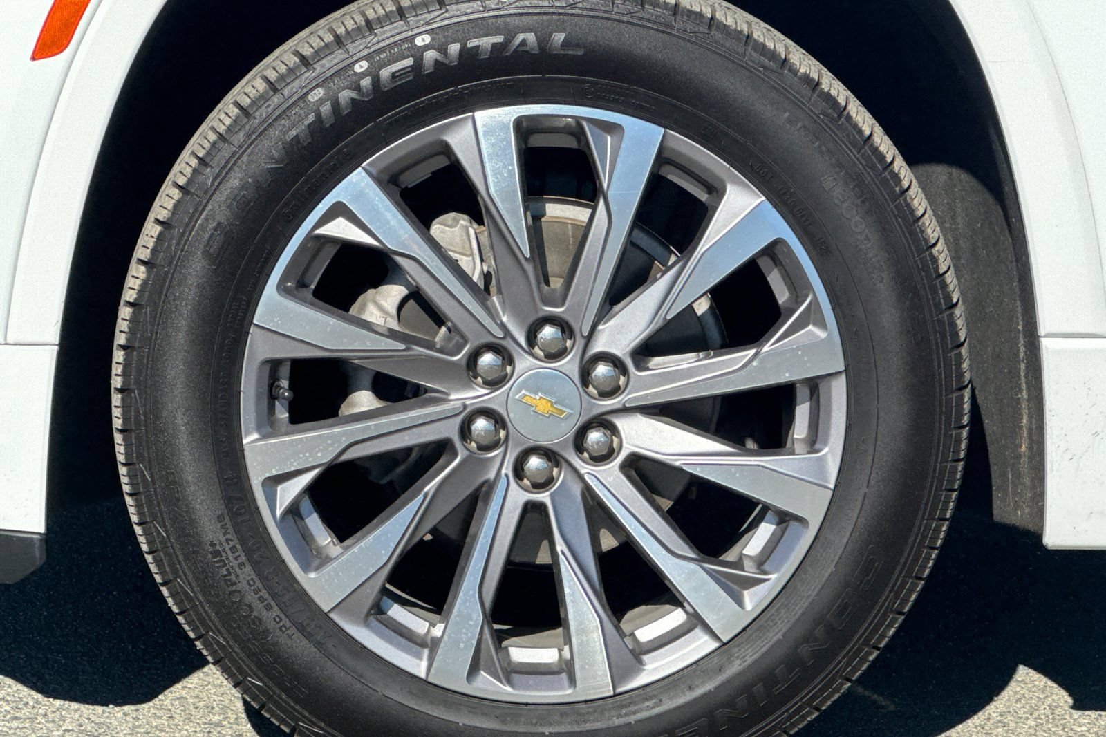 Used 2023 Chevrolet Traverse Premier FWD image 28