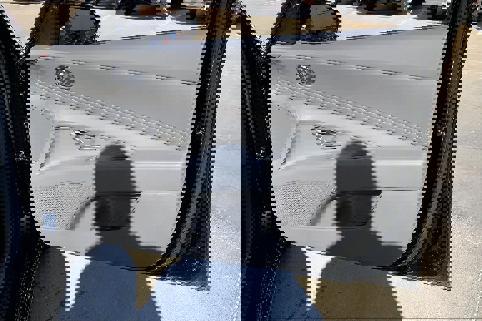 Used 2025 Hyundai Elantra Sport image 23