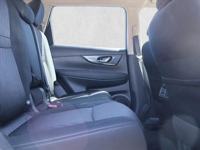 Used 2018 Nissan Rogue S image 24