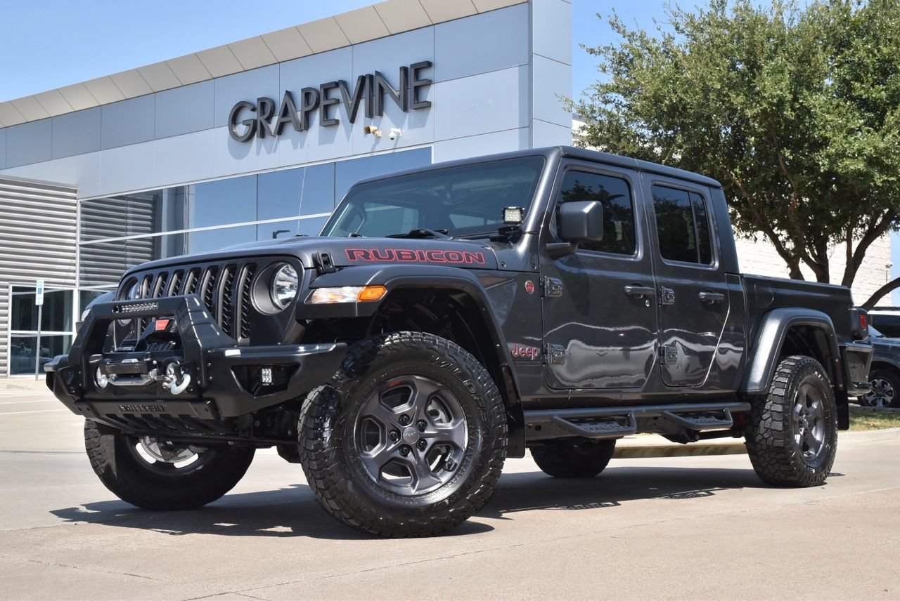 Used 2023 Jeep Gladiator Rubicon w/ Cold Weather Group AWD/4WD image 2