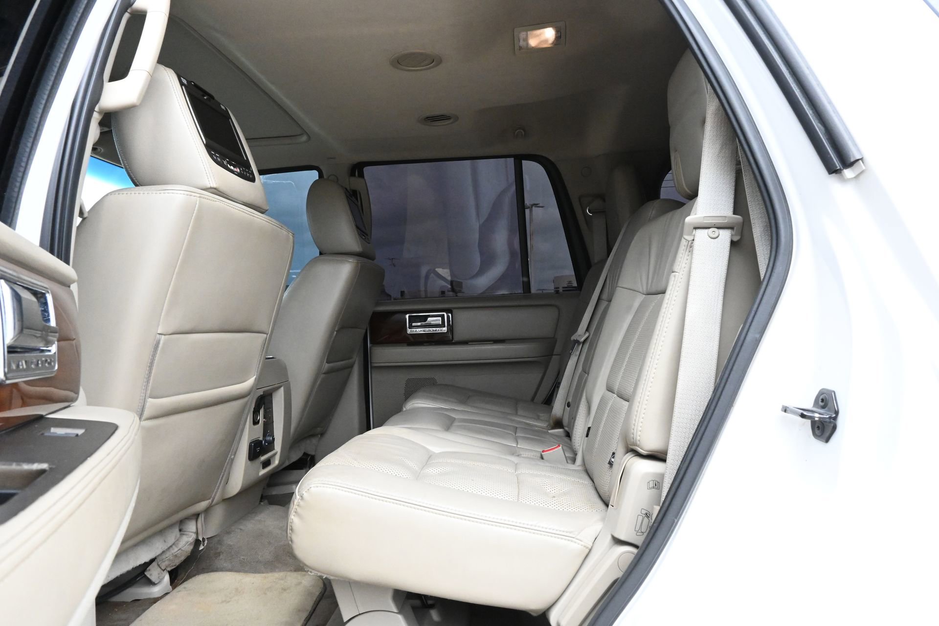 Used 2013 Lincoln Navigator 2WD w/ HD Trailer Tow Pkg image 20