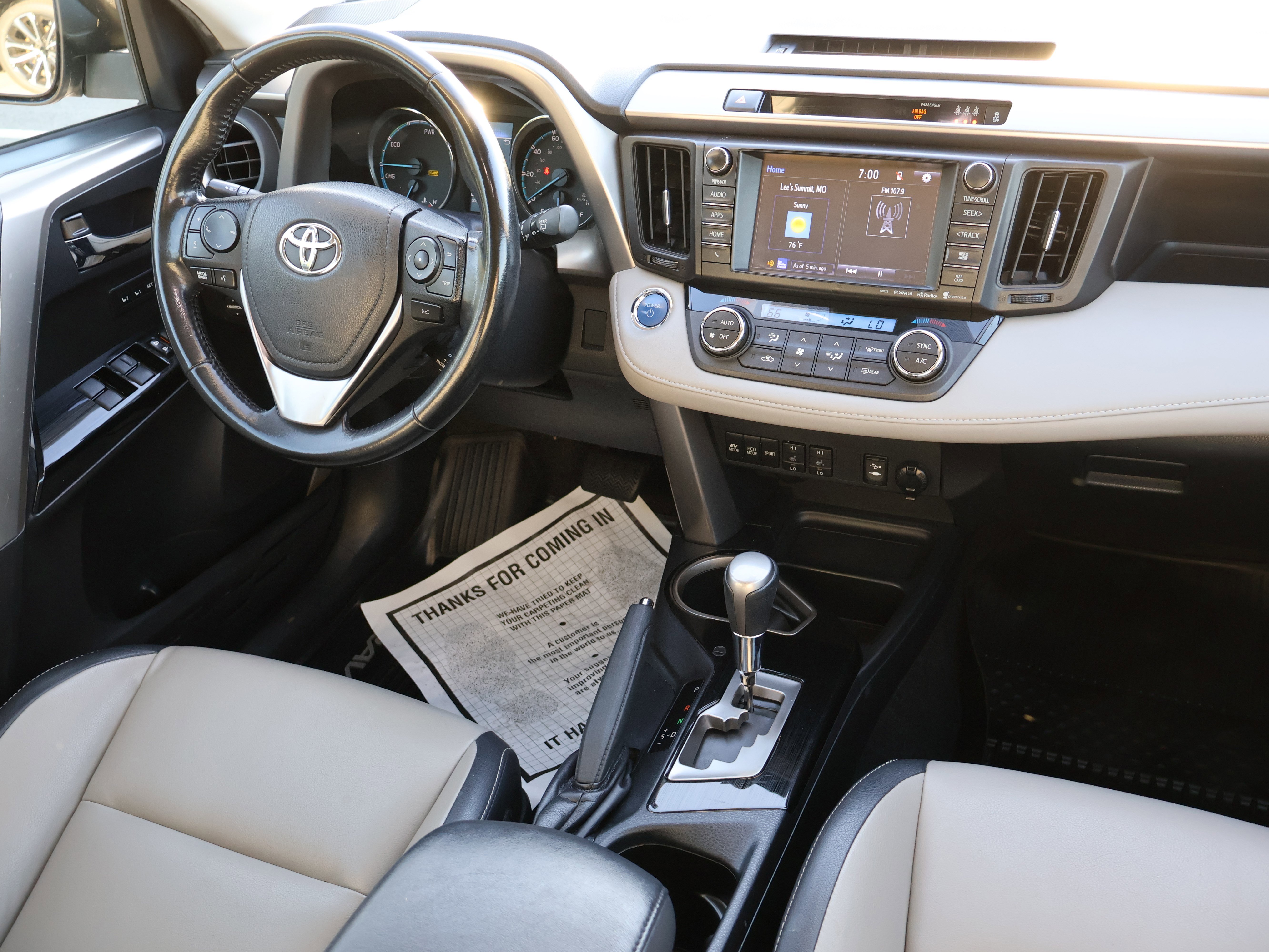 Used 2018 Toyota RAV4 Limited image 15