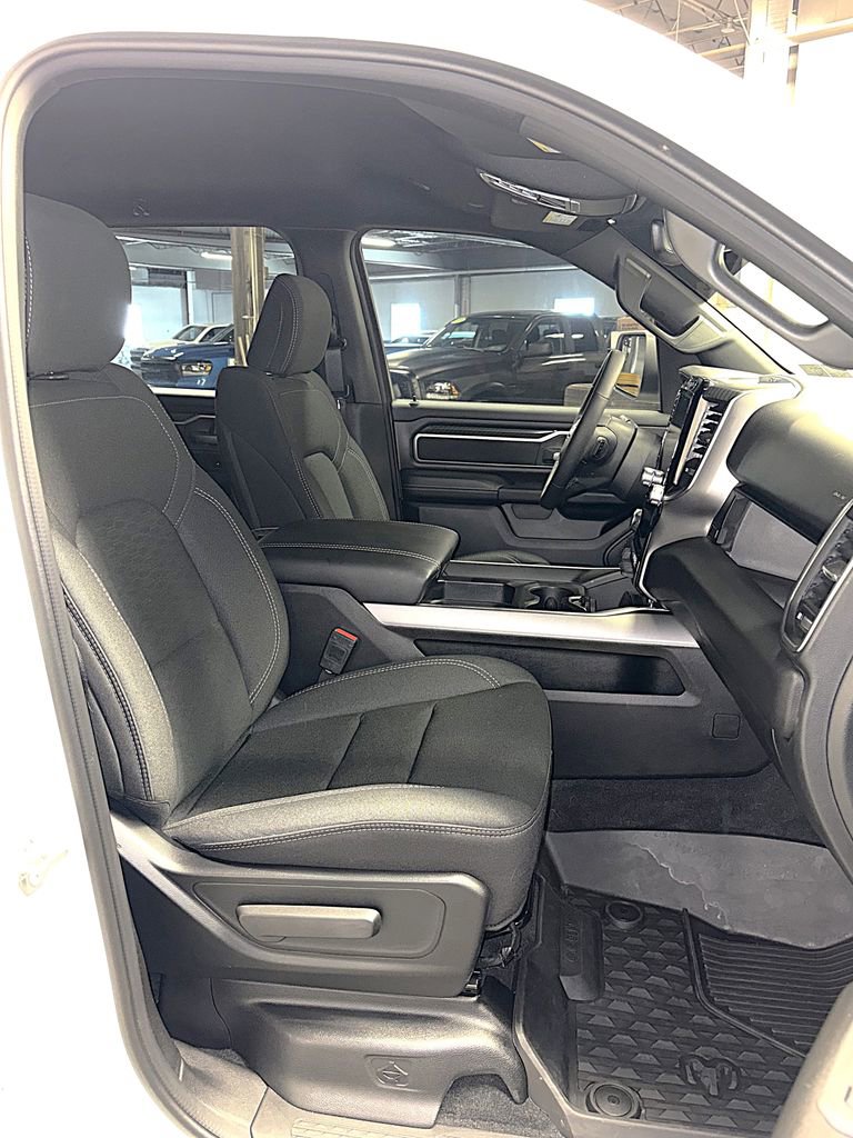 Used 2025 RAM 1500 Big Horn AWD/4WD image 33