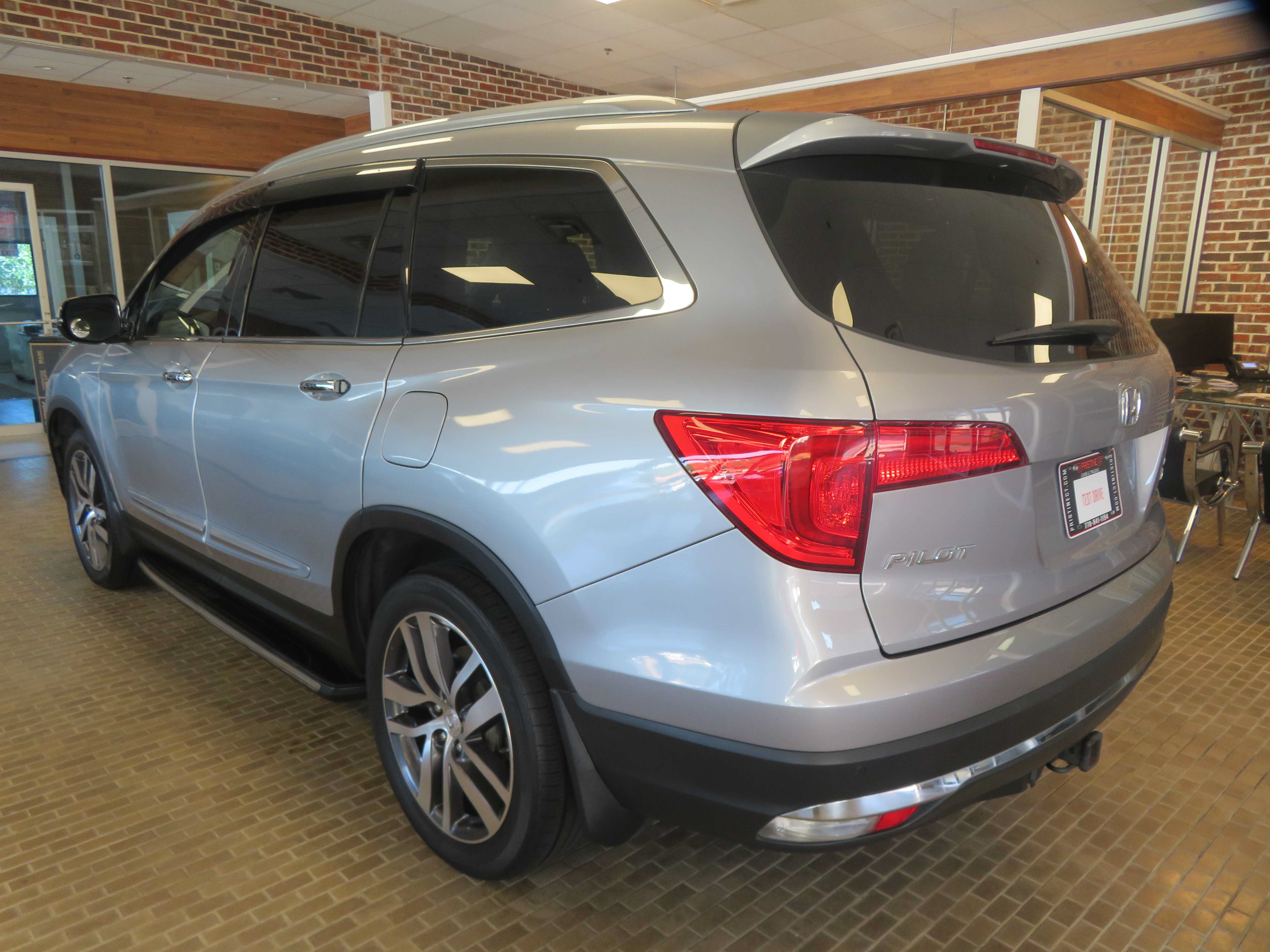 Used 2017 Honda Pilot Touring image 77
