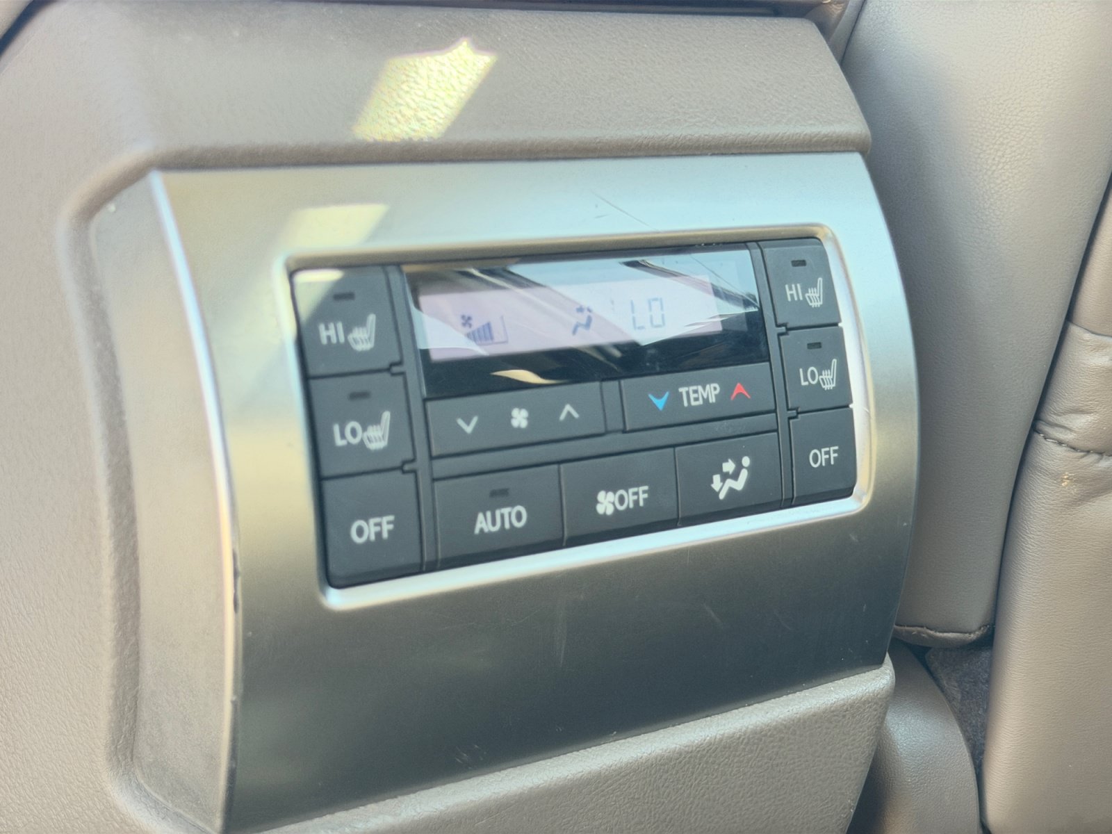 Used 2022 Lexus GX 460 Premium w/ Accessory Package AWD/4WD image 30