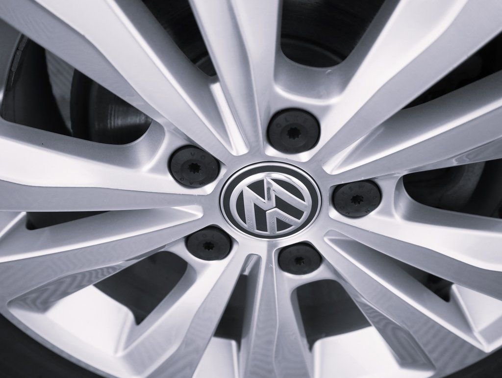 Used 2018 Volkswagen Golf S image 8