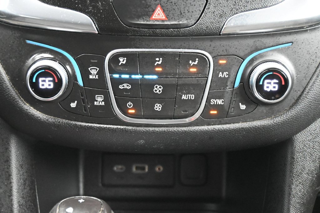 Used 2019 Chevrolet Equinox LT FWD image 21