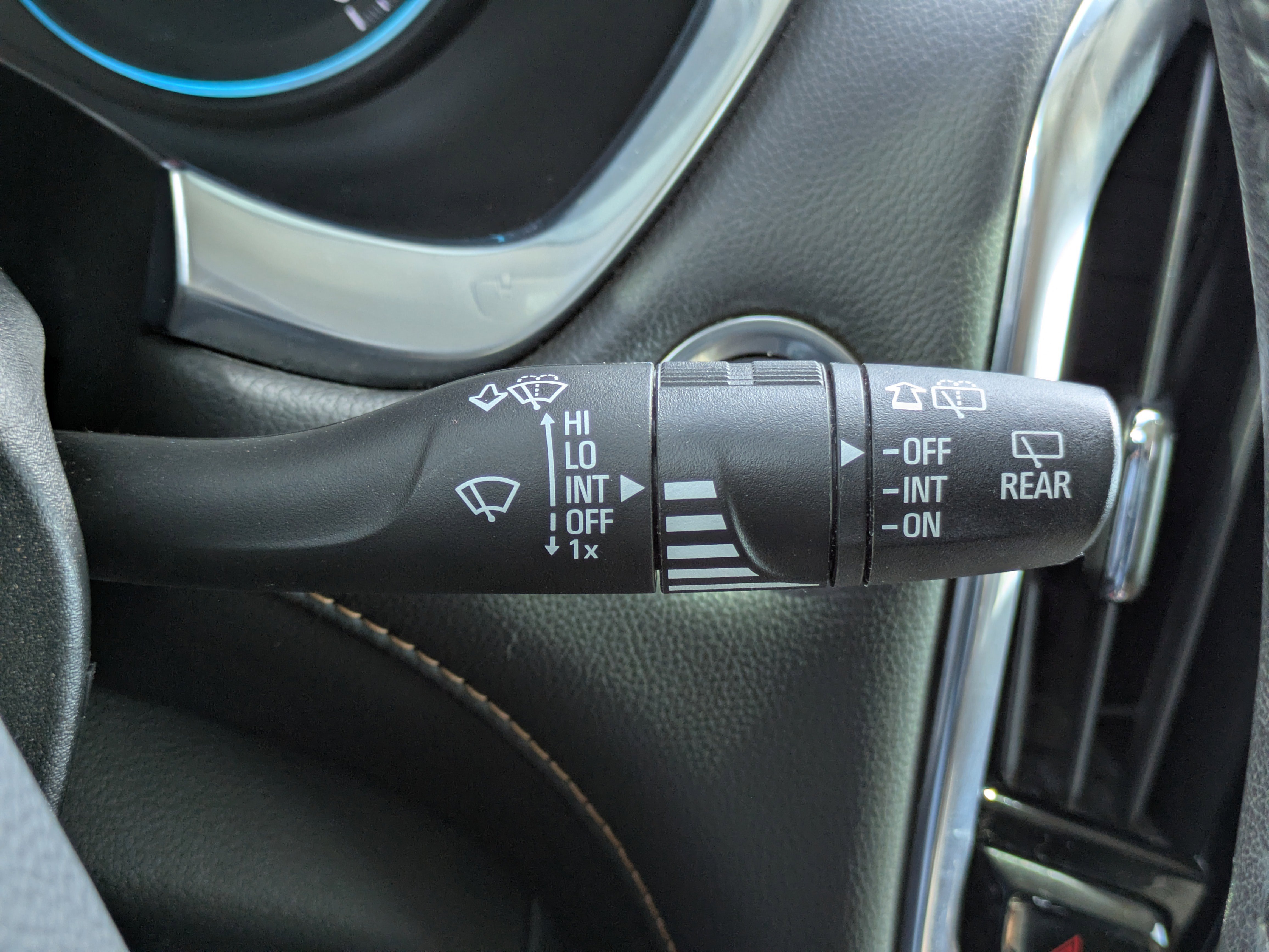 Used 2020 Chevrolet Traverse LT image 20