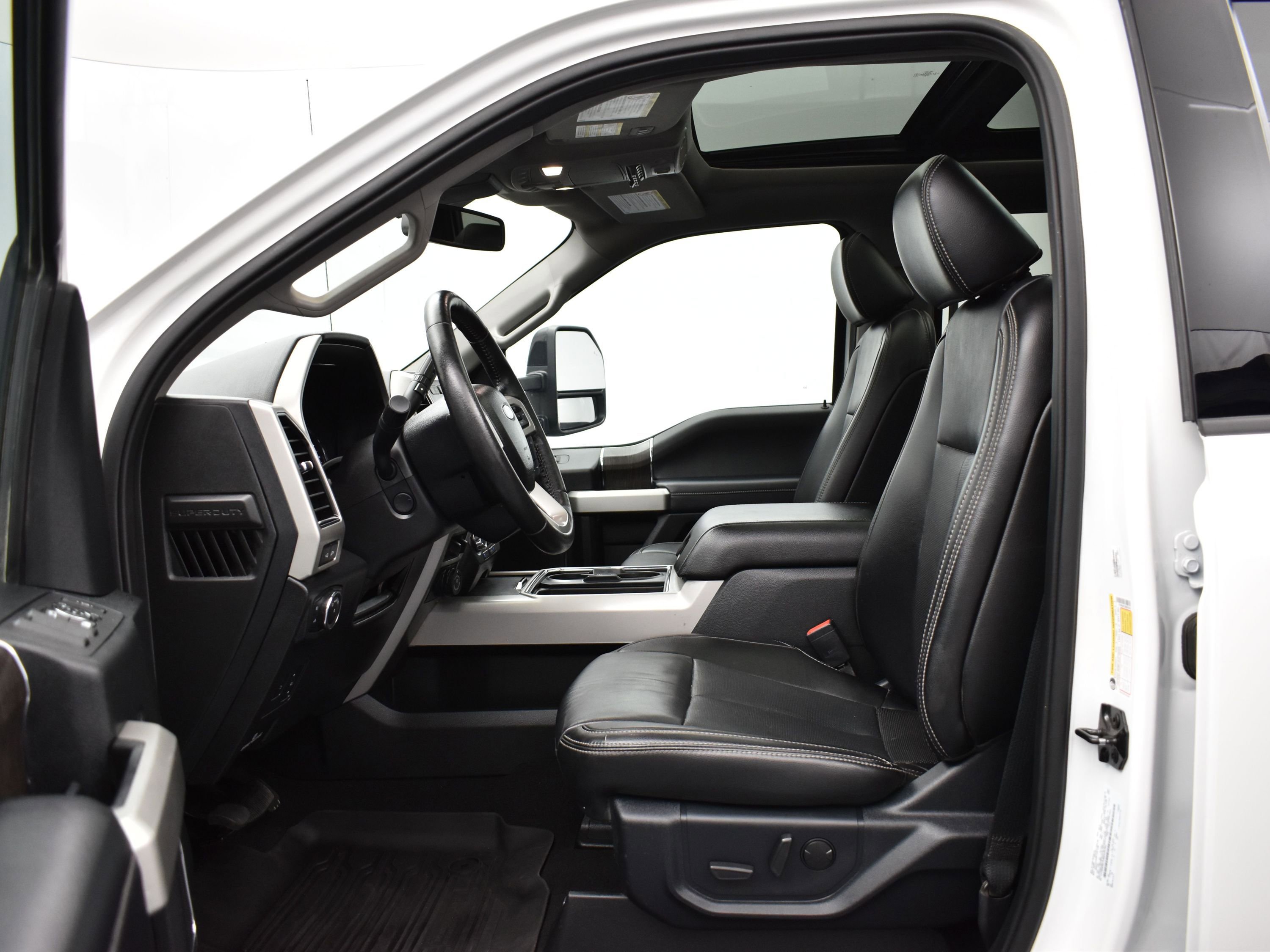 Used 2021 Ford F350 Lariat image 8