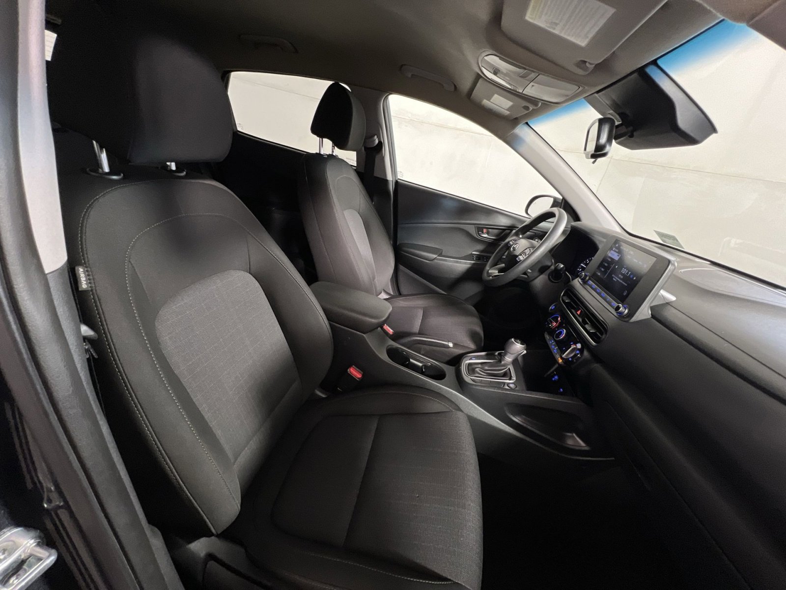 Used 2022 Hyundai Kona SEL image 25