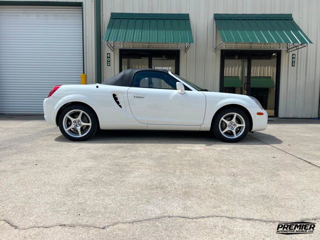 Used 2003 Toyota MR2 Spyder image 6