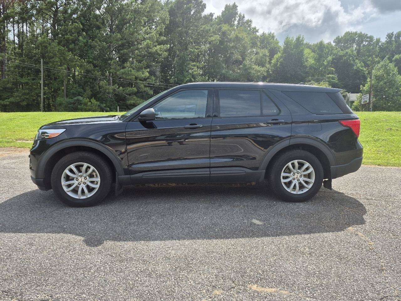 Used 2021 Ford Explorer 4WD w/ Class III Trailer Tow Package image 5