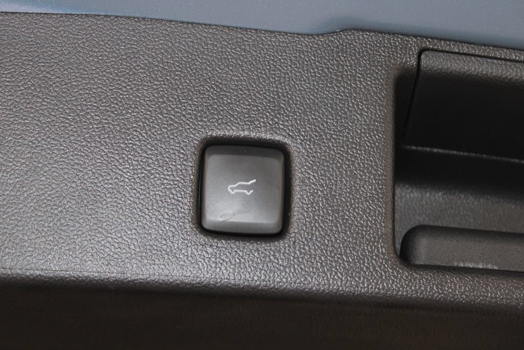 Used 2025 Ford Escape ST-Line w/ Tech Pack #1 FWD image 17
