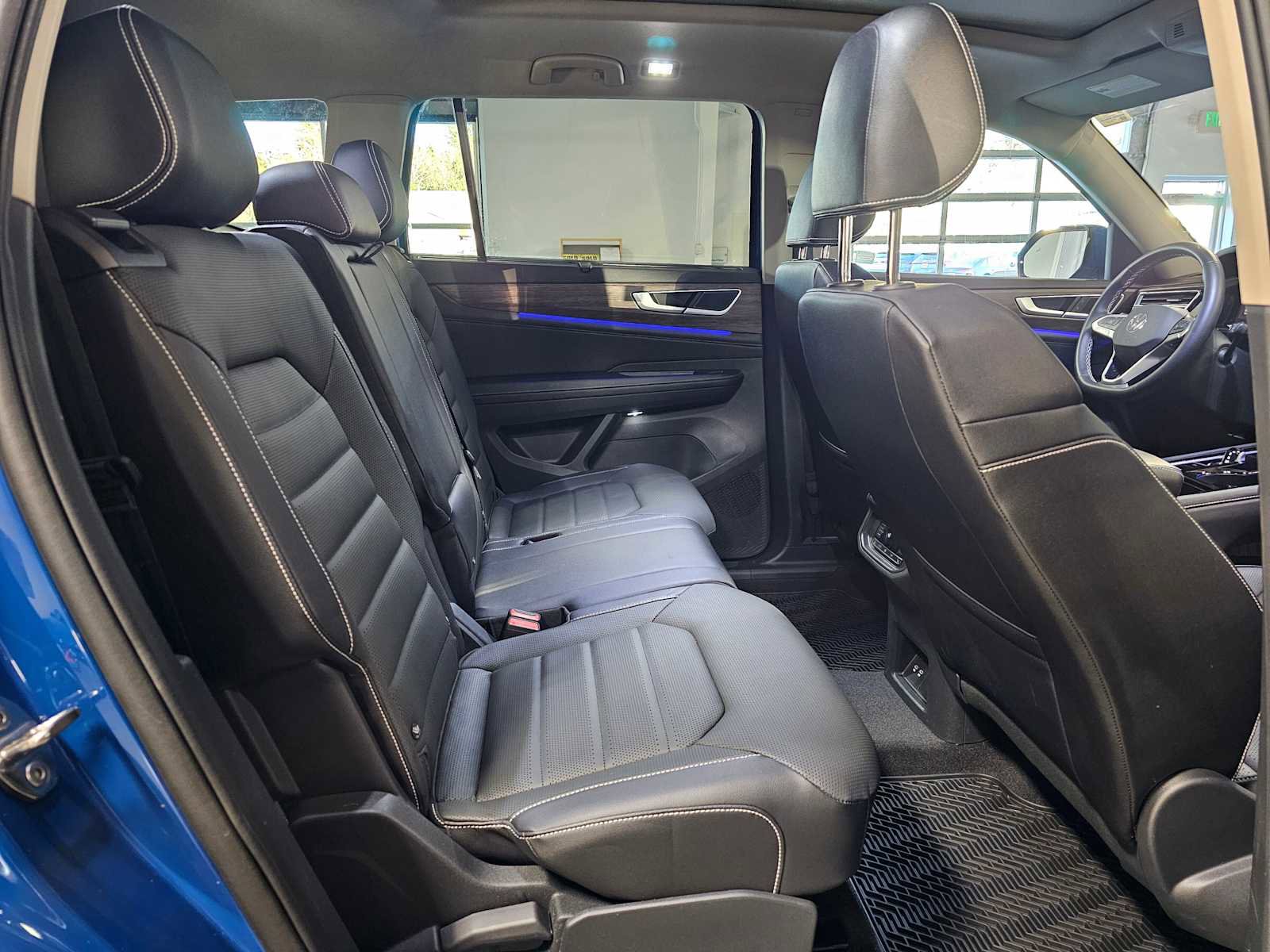 Used 2025 Volkswagen Atlas SEL image 12