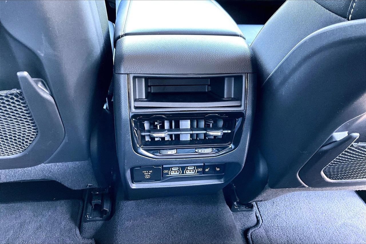 Certified 2023 Jeep Grand Cherokee Limited AWD/4WD image 16