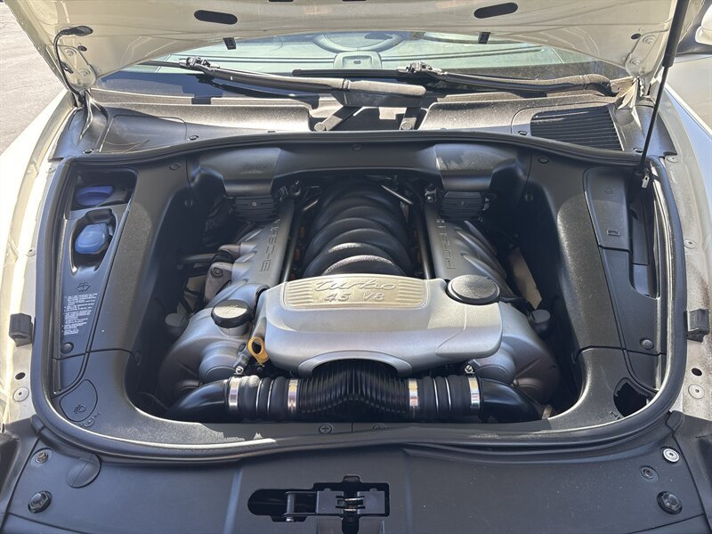 Used 2006 Porsche Cayenne Turbo S AWD/4WD image 39