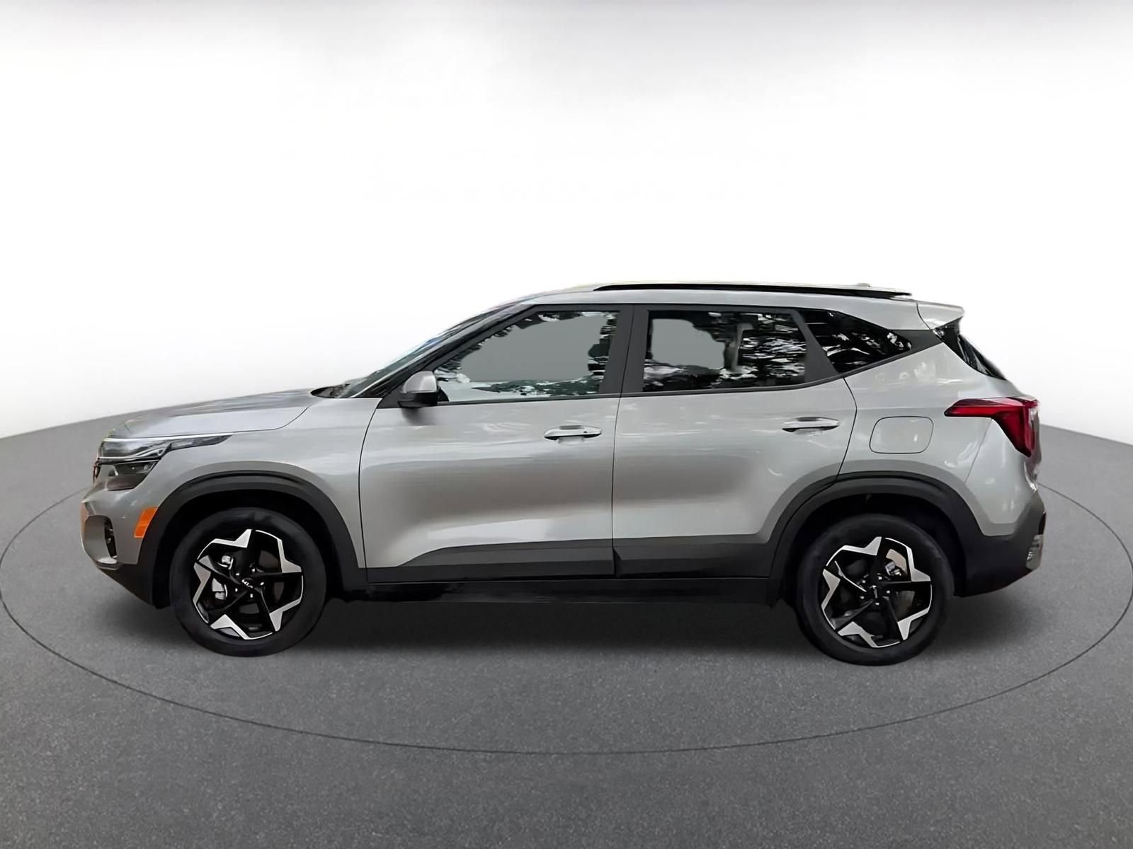 Used 2025 Kia Seltos S image 9