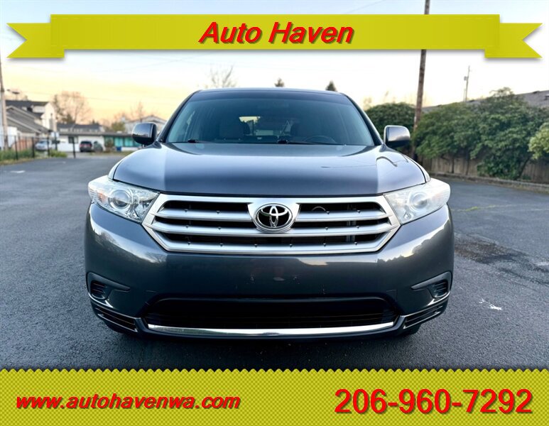 Used 2013 Toyota Highlander 4WD w/ Cold Weather Pkg image 3