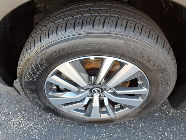 Certified 2025 Nissan Pathfinder SL image 9