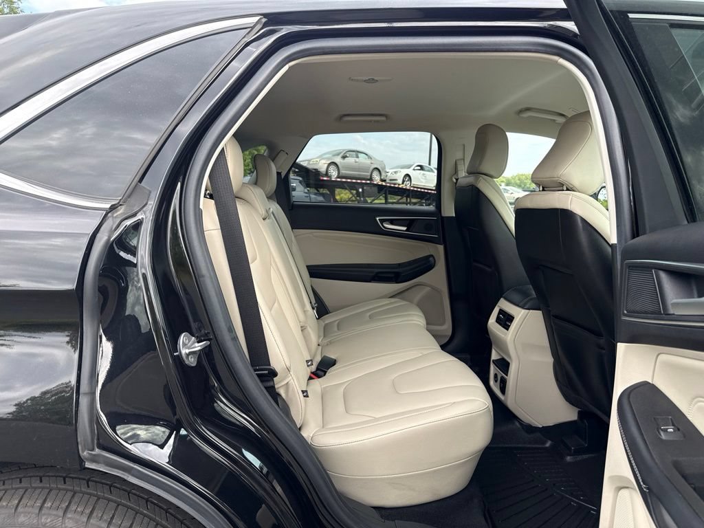 Used 2021 Ford Edge Titanium AWD/4WD image 13