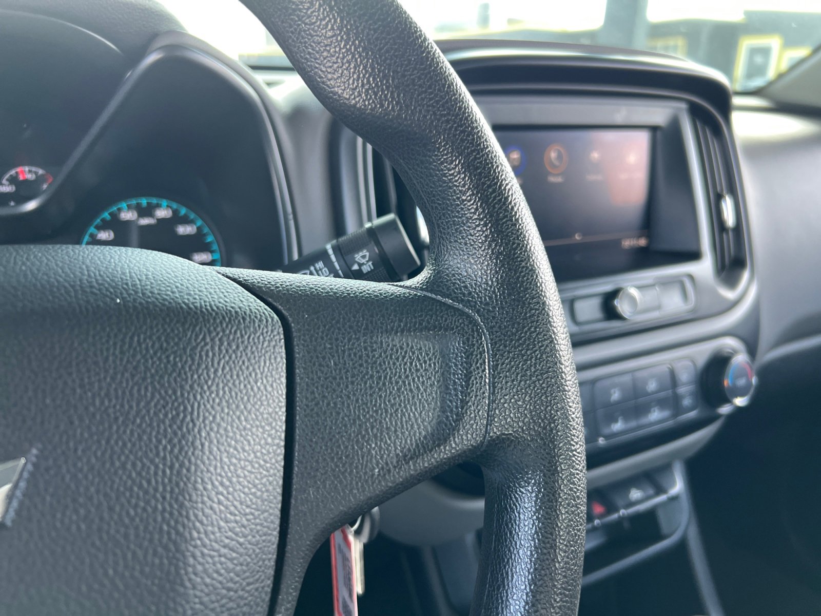 Used 2020 Chevrolet Colorado 2WD Extended Cab image 16