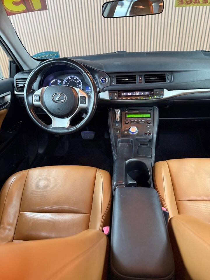 Used 2013 Lexus CT 200h w/ Seat Comfort Pkg FWD image 12
