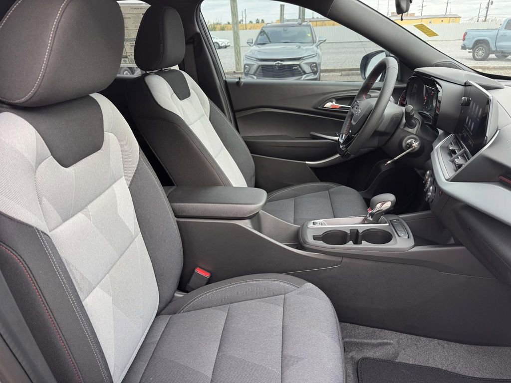 New 2026 Chevrolet Trax RS w/ Sunroof Package image 11