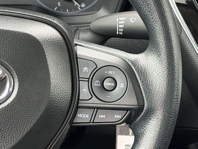 Certified 2025 Toyota Corolla LE FWD image 15