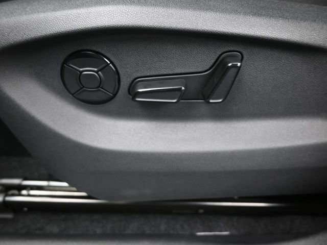 New 2026 Volkswagen Tiguan SE R-Line image 33
