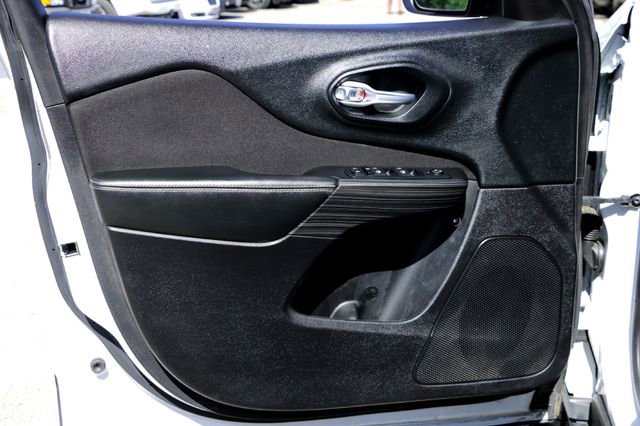 Used 2015 Jeep Cherokee Sport image 21