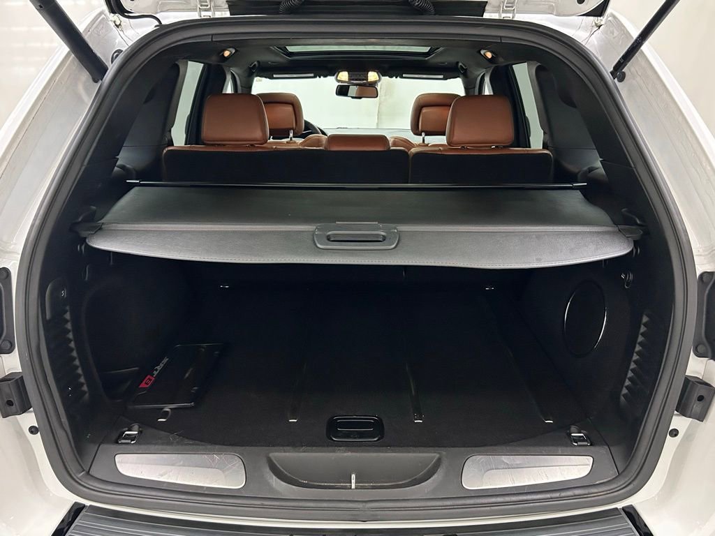 Used 2015 Jeep Grand Cherokee SRT w/ Trailer Tow Group IV image 9