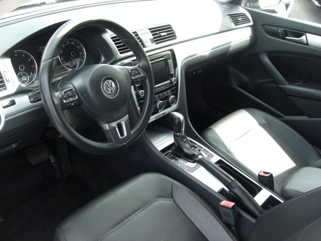 Used 2012 Volkswagen Passat 2.5 SE image 7