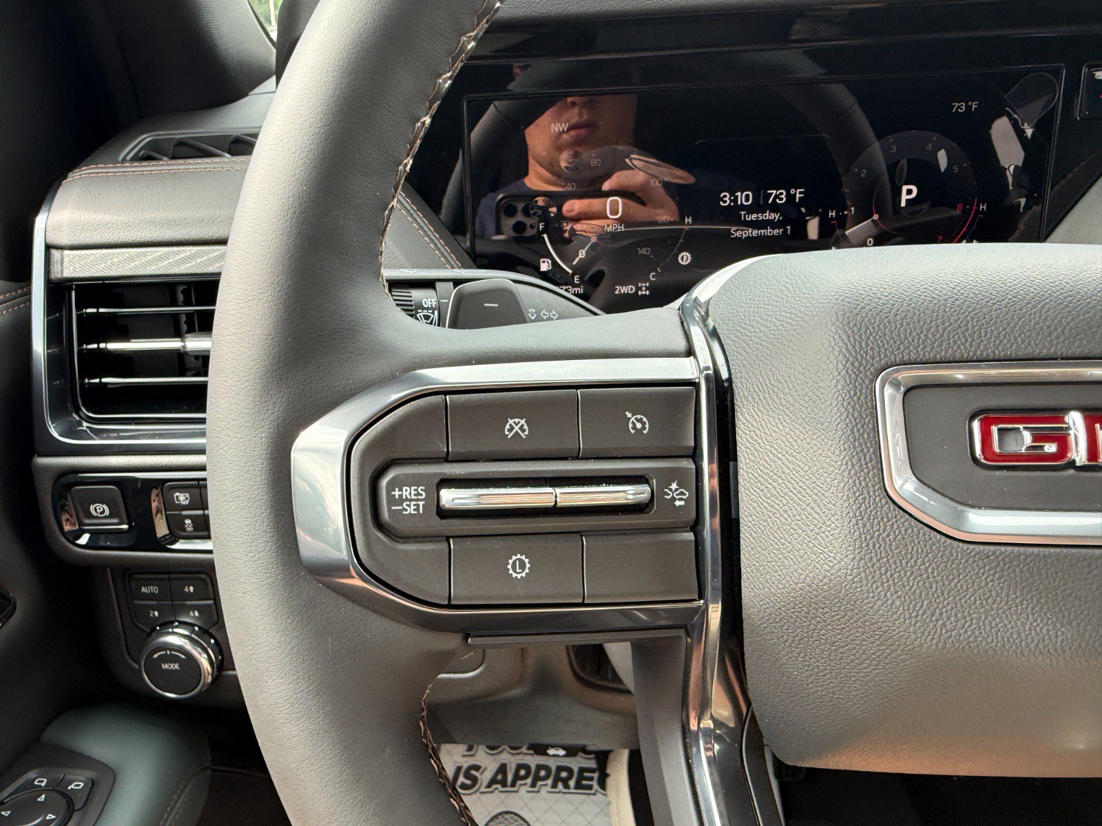 New 2026 GMC Yukon XL AT4 AWD/4WD image 30