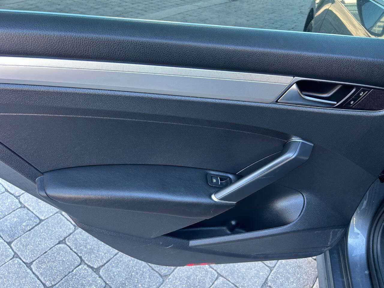 Used 2017 Volkswagen Passat 1.8T S image 20