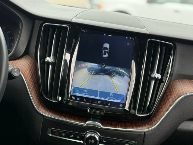 Used 2023 Volvo XC60 B5 Plus AWD/4WD image 4