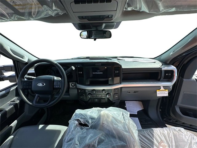 New 2025 Ford F550 4x4 Regular Cab Super Duty image 18