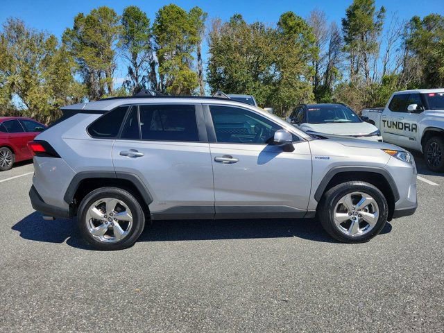 Used 2021 Toyota RAV4 XLE Premium image 9