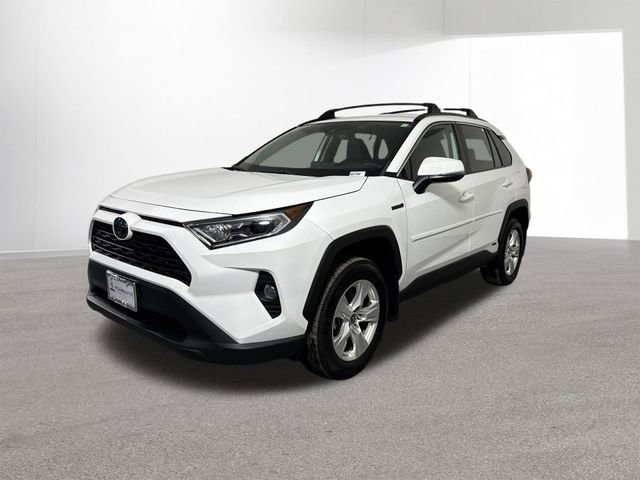 Used 2021 Toyota RAV4 XLE image 2
