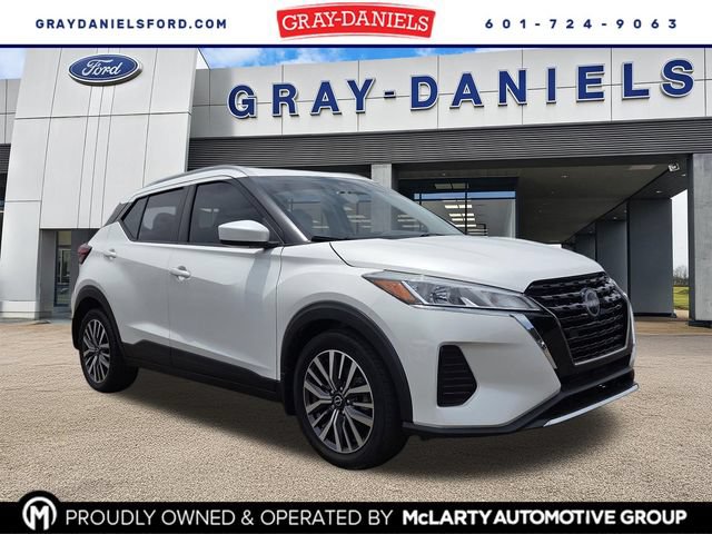 Used 2022 Nissan Kicks SV FWD image 1