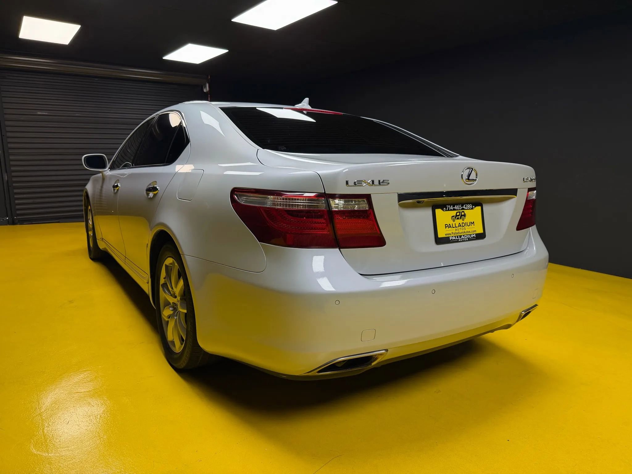 Used 2008 Lexus LS 460 RWD image 4