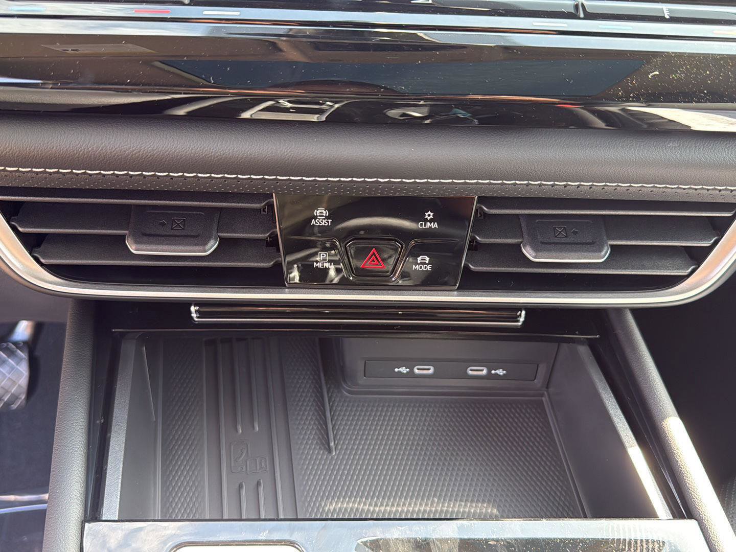 New 2026 Volkswagen Atlas SE image 17