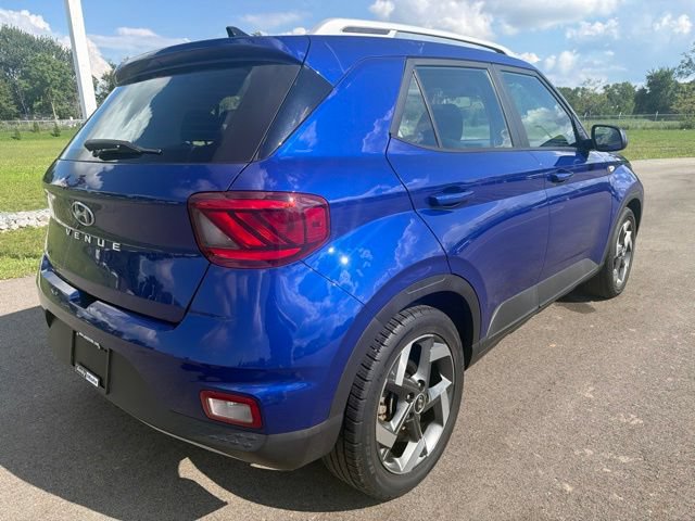 Used 2021 Hyundai Venue SEL FWD image 7