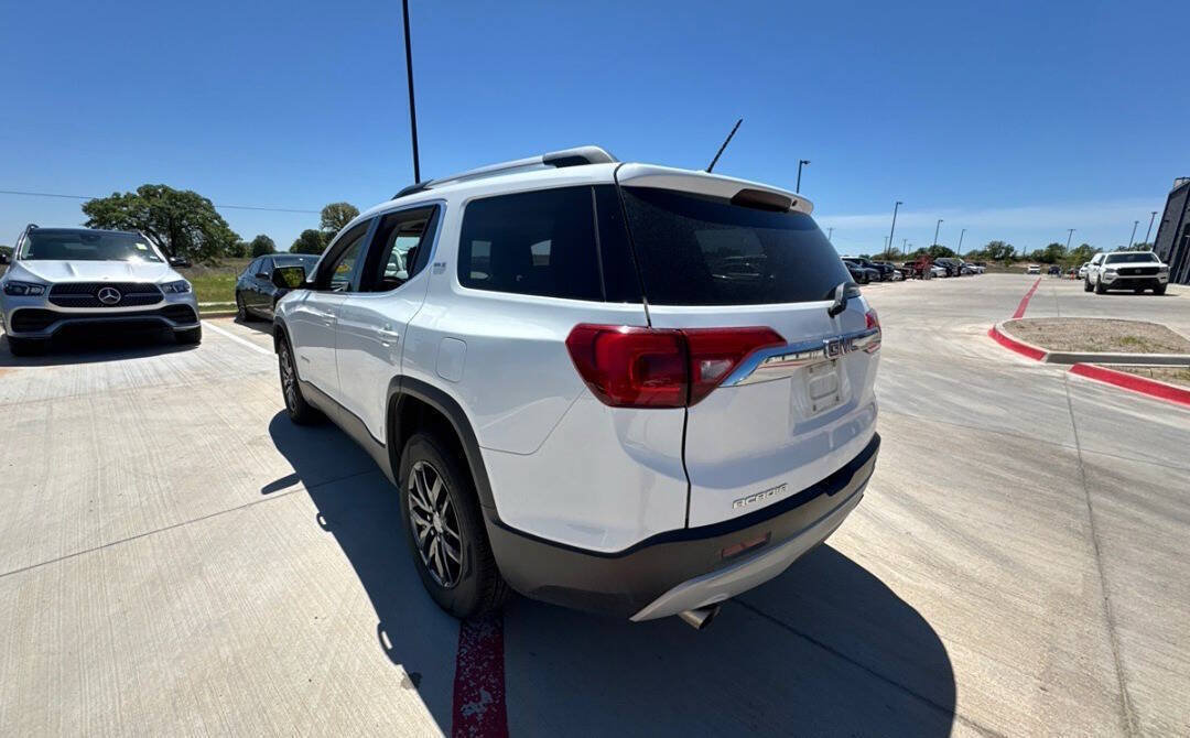 Used 2017 GMC Acadia SLT FWD image 2