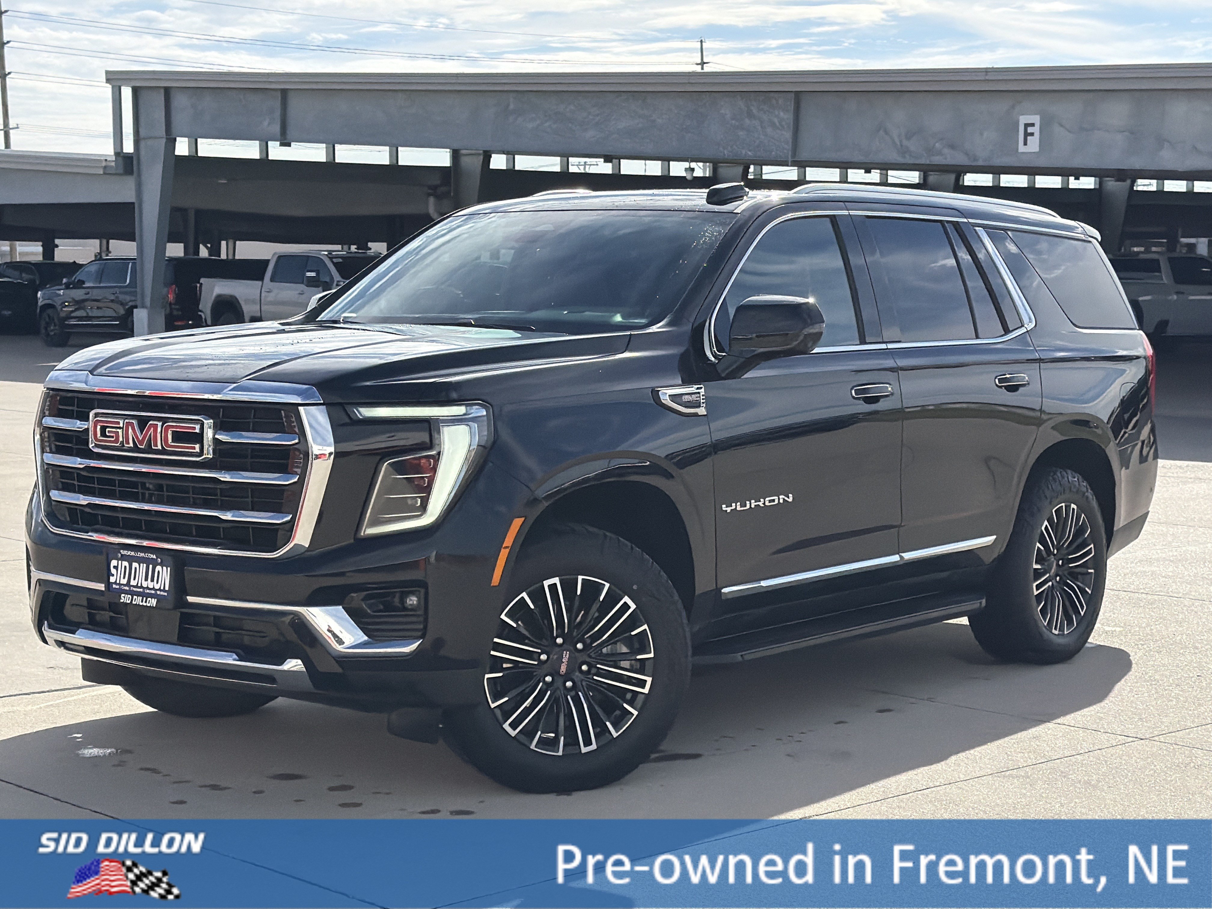 Certified 2025 GMC Yukon Elevation AWD/4WD image 1