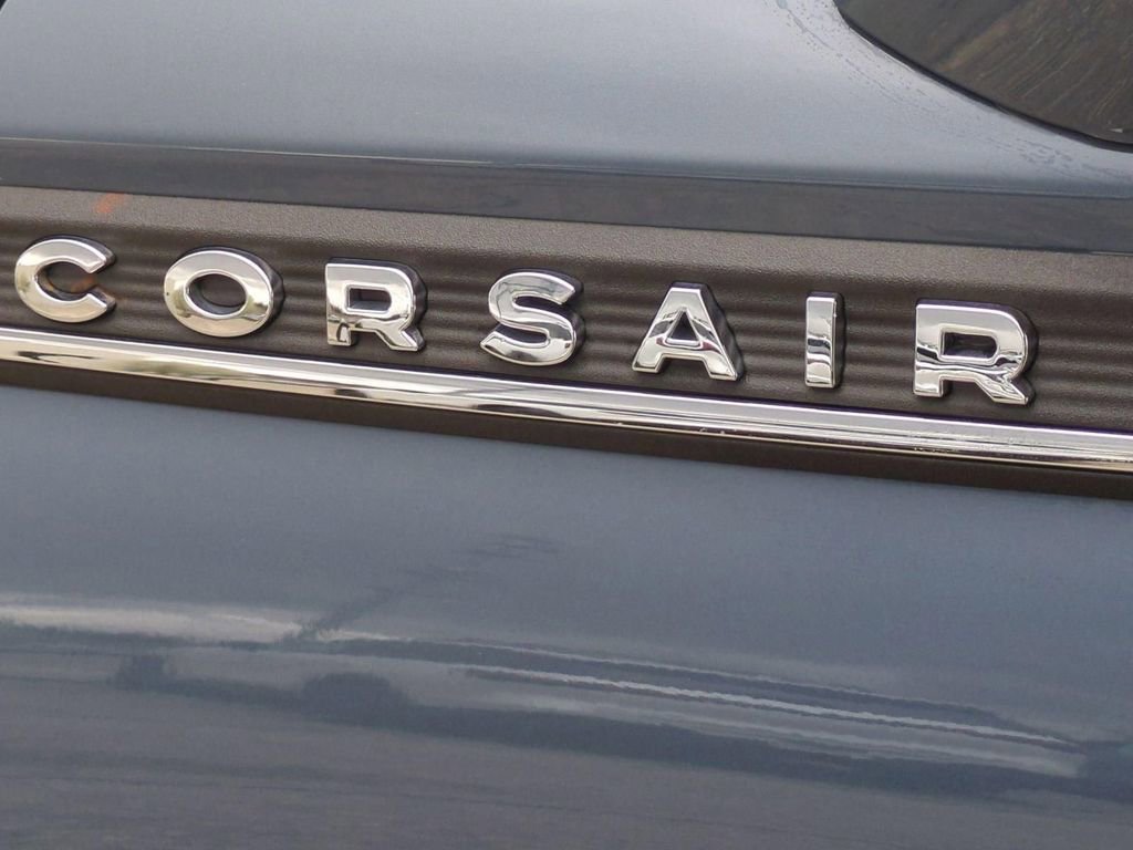 Used 2023 Lincoln Corsair AWD w/ Equipment Group 101A image 10