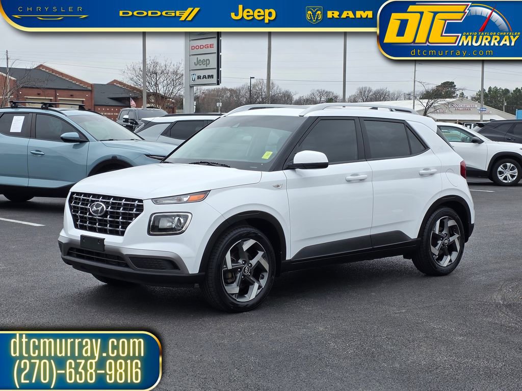 Used 2022 Hyundai Venue SEL image 2